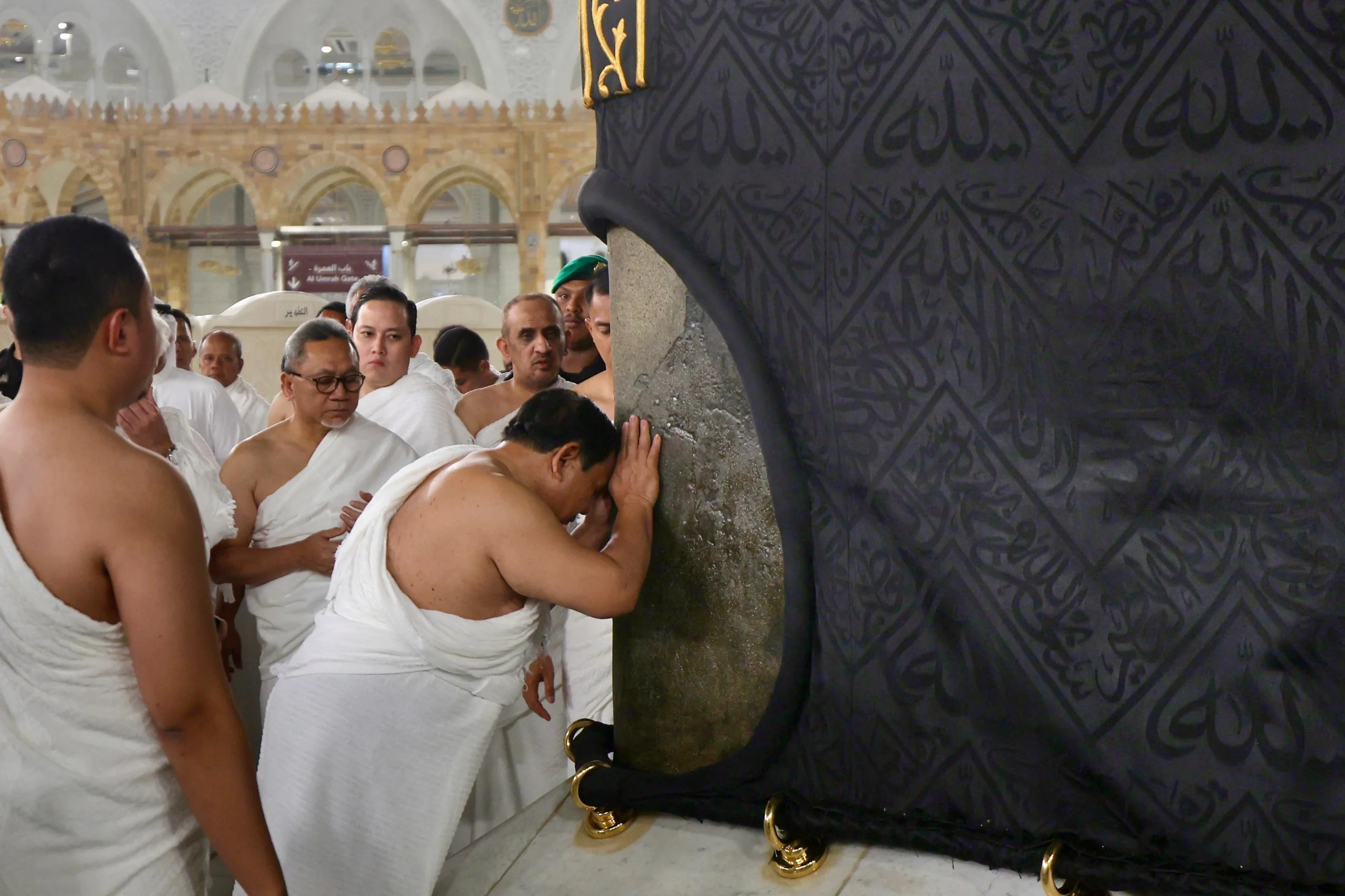 Prabowo Laksanakan Ibadah Umrah dan Sapa Jemaah Indonesia di Mekkah