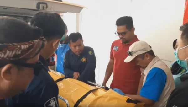 Tangkap layar jenazah bocah 12 tahun yang diduga dianiaya ibu tiri di Sukabumi (Dok : Int).