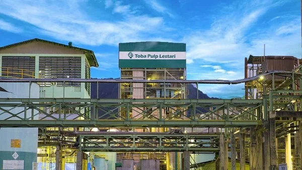 Pabrik PT Toba Pulp Lestari Tbk (Dok : Int).